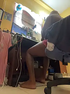 Snapshot of femboyslqueen chatting on October 27, 2025, 6:03 am femboyslqueen online show from October 27, 2025, 6:03 am