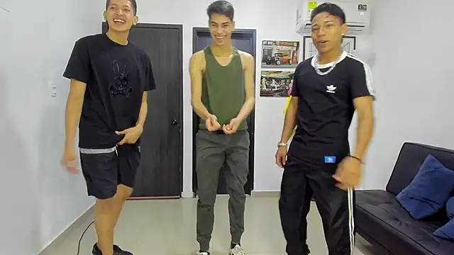 Bisexlifehot   online show from March 24, 2026, 11:27 pm