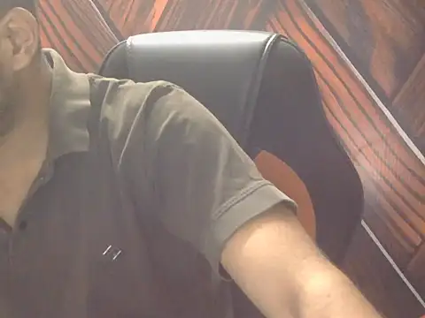 ursdreamperson online show from June 5, 2026, 2:49 am