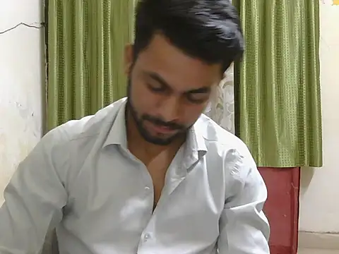 ursdreamperson online show from May 20, 2026, 12:51 am