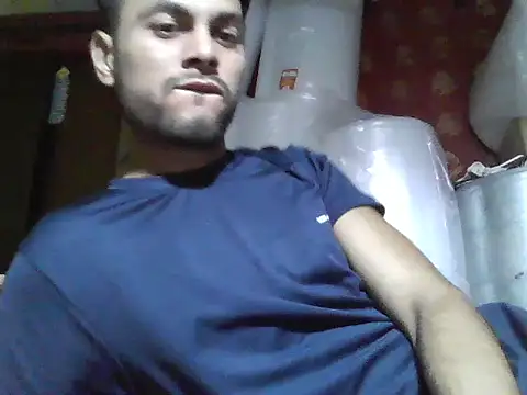 ursdreamperson online show from November 29, 2025, 4:23 am