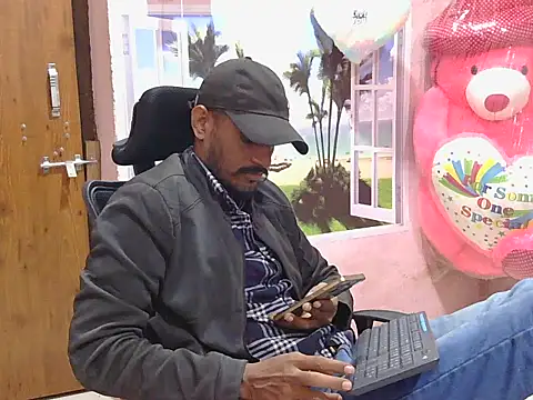 krishjaat43 online show from December 21, 2025, 7:59 pm