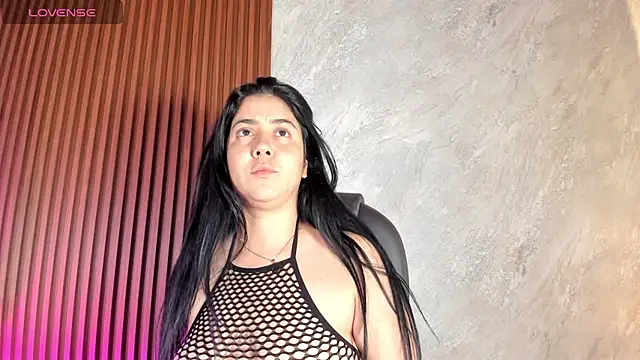  Cris Spicy  online show from October 7, 2025, 9:16 pm