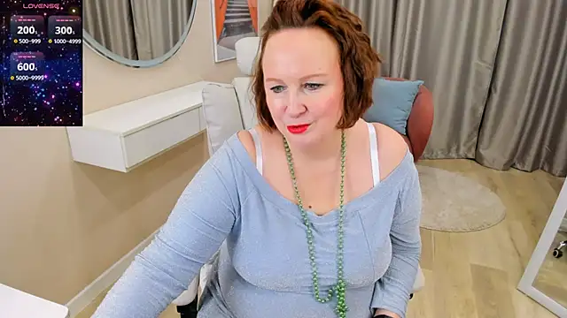 Snapshot of WifeyXRated chatting on January 25, 2025, 5:51 am WifeyXRated online show from January 25, 2025, 5:51 am