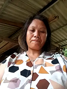 Bibilenu online show from November 9, 2025, 11:42 pm