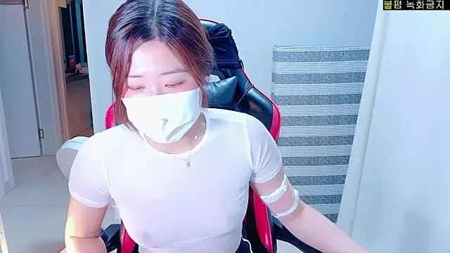 hyeony s96 online show from September 21, 2025, 12:54 pm