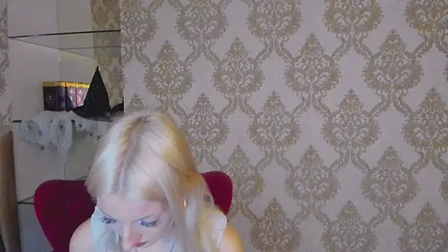 Snapshot of Sarrah_blush chatting on October 22, 2025, 8:14 am Sarrah blush online show from October 22, 2025, 8:14 am