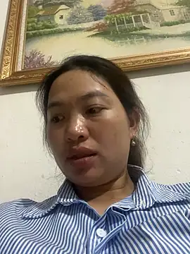Nhung584 online show from October 6, 2025, 1:01 pm