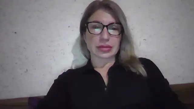 Snapshot of fox_red_lady7 chatting on February 18, 2026, 10:17 pm fox red lady7 online show from February 18, 2026, 10:17 pm