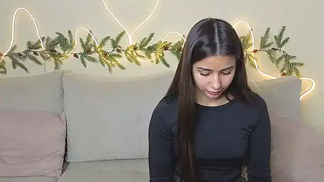 KathrynBrooks online show from December 19, 2025, 4:53 pm