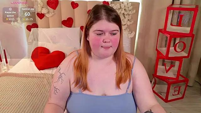 Mia Ray online show from February 17, 2026, 5:43 pm