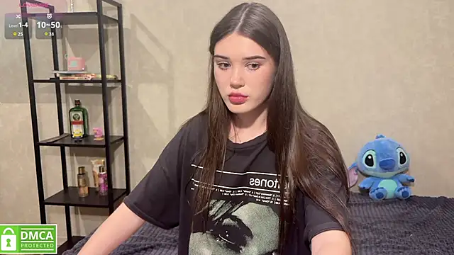 MollyBaby online show from October 29, 2025, 4:39 pm