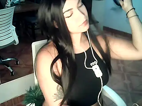 Snapshot of FallsForHerSmile chatting on February 25, 2026, 3:18 am FallsForHerSmile online show from February 25, 2026, 3:18 am