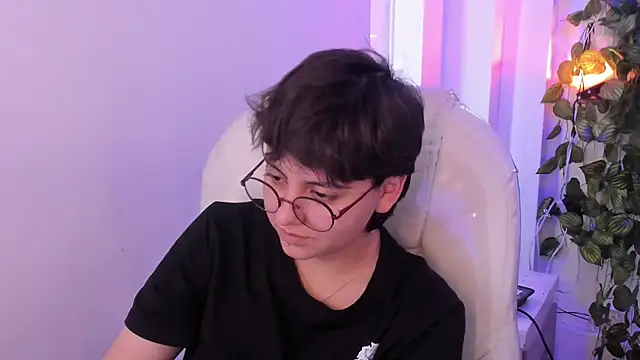 Nathaly ds online show from April 18, 2026, 7:58 pm