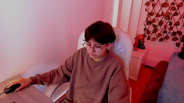 Snapshot of Nathaly_ds chatting on December 17, 2025, 8:03 pm Nathaly ds online show from December 17, 2025, 8:03 pm