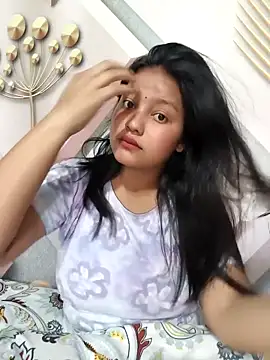 Snapshot of Dipali143143 chatting on April 3, 2026, 7:04 am Dipali143143 online show from April 3, 2026, 7:04 am