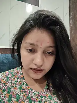 Dipali143143 online show from May 25, 2026, 7:45 pm