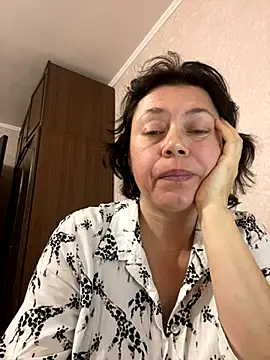 Kiravix online show from October 20, 2025, 4:07 pm