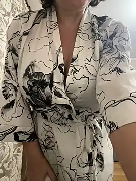 Kiravix online show from November 27, 2025, 8:20 pm