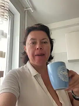 Kiravix online show from October 13, 2025, 7:43 am