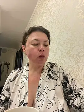 Kiravix online show from October 5, 2025, 4:53 pm