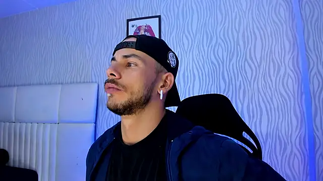 dylan jacobx online show from December 3, 2025, 3:40 am