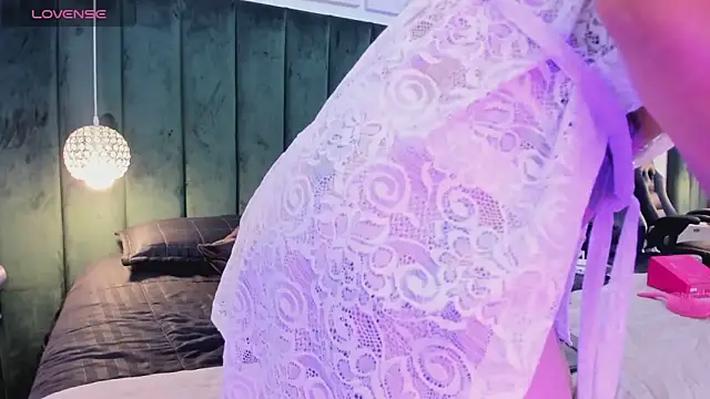 Snapshot of PaulinaGame chatting on February 16, 2026, 5:00 pm PaulinaGame online show from February 16, 2026, 5:00 pm