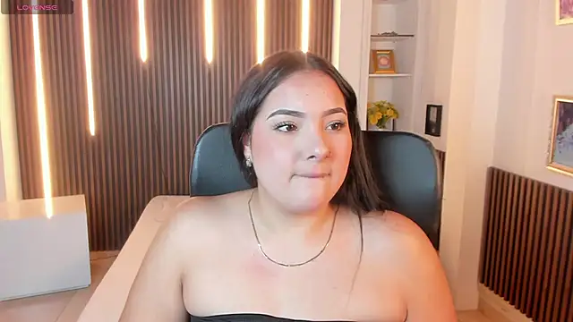 sofiacaramel online show from November 18, 2025, 2:53 pm