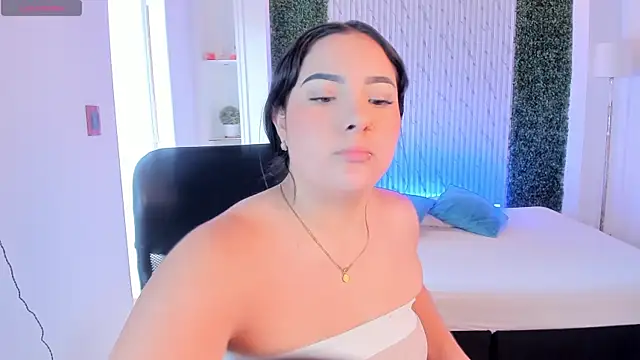 sofiacaramel online show from November 5, 2025, 2:31 pm