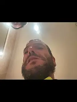 Guillermoperujo online show from October 13, 2025, 9:38 pm