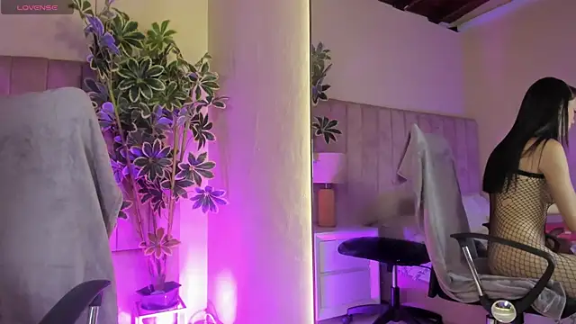 Mia mtnz02 online show from April 7, 2026, 12:12 am