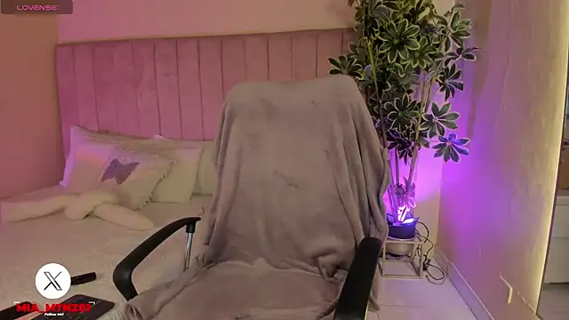 Mia mtnz02 online show from February 8, 2026, 2:20 am