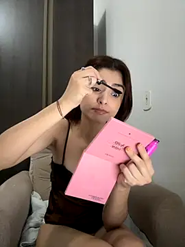 MarianaNinfa online show from October 18, 2025, 2:13 am