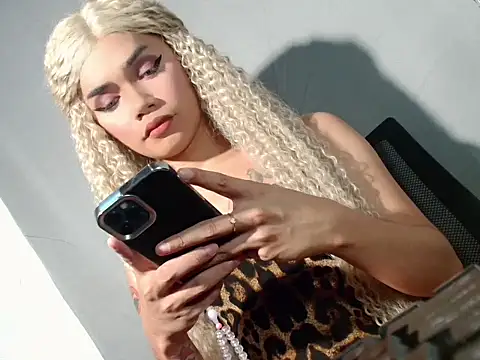 hugecockbabe online show from March 30, 2026, 4:52 pm