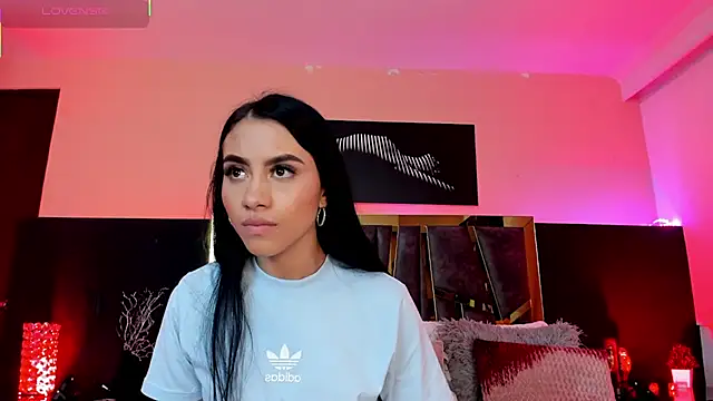 ScarletTorres online show from December 1, 2025, 7:04 pm