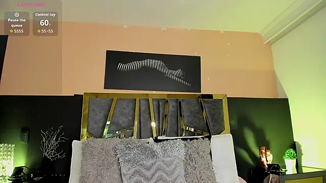 ScarletTorres online show from February 2, 2026, 6:29 pm