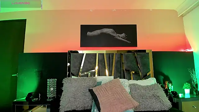 ScarletTorres online show from November 15, 2025, 4:33 pm