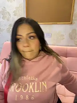 Snapshot of isabella_horney_ chatting on February 7, 2026, 11:51 am isabella horney online show from February 7, 2026, 11:51 am