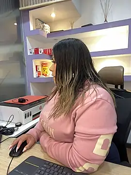 Snapshot of isabella_horney_ chatting on February 14, 2026, 1:55 pm isabella horney online show from February 14, 2026, 1:55 pm