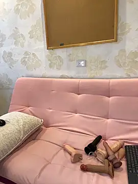 Snapshot of isabella_horney_ chatting on February 8, 2026, 12:03 pm isabella horney online show from February 8, 2026, 12:03 pm