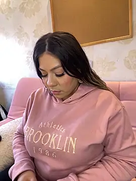 Snapshot of isabella_horney_ chatting on February 9, 2026, 12:25 pm isabella horney online show from February 9, 2026, 12:25 pm