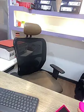 Snapshot of isabella_horney_ chatting on February 27, 2026, 2:50 pm isabella horney online show from February 27, 2026, 2:50 pm