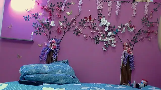 skinnybarbie022 online show from October 26, 2025, 1:39 am