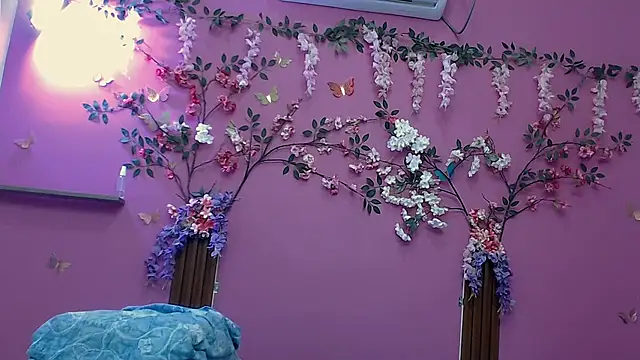 skinnybarbie022 online show from September 21, 2025, 1:22 am