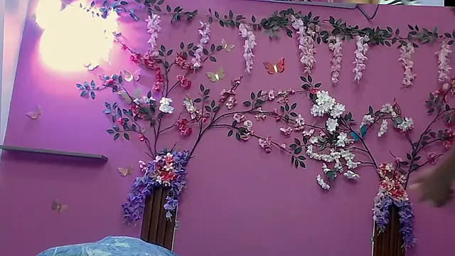 skinnybarbie022 online show from September 25, 2025, 12:49 am