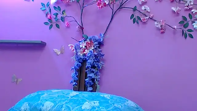 skinnybarbie022 online show from March 16, 2026, 12:18 am