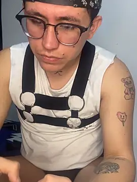 Kurtxxx22 online show from November 25, 2025, 1:17 am