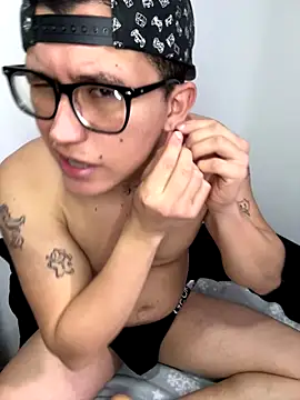 Kurtxxx22 online show from November 11, 2025, 9:09 pm