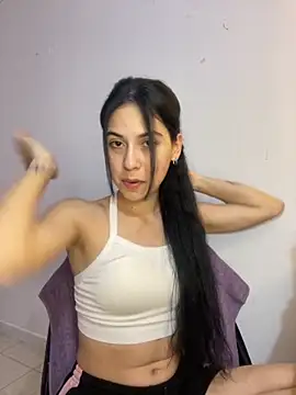 samanthadeluxe1 online show from September 11, 2025, 10:32 pm