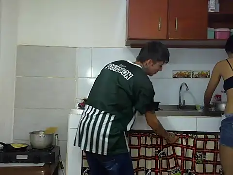 MeganAndMaxxh online show from November 12, 2025, 1:21 am